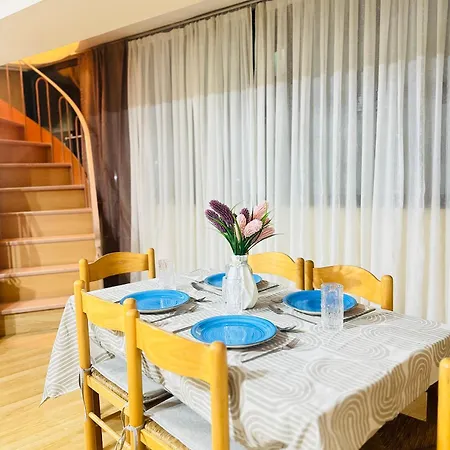 アパート Duplex Apartment-balcony-city Center -7 Guests