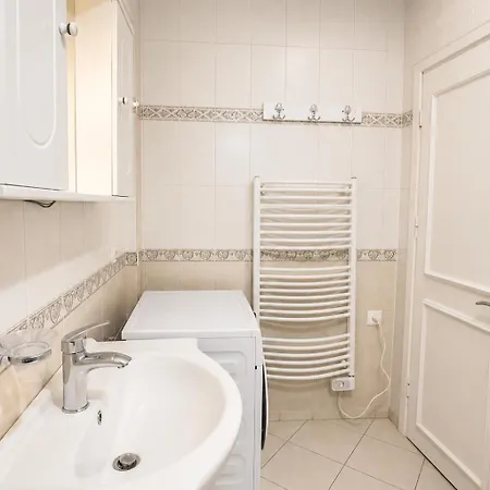 Duplex Apartment-balcony-city Center -7 Guests * Tirana