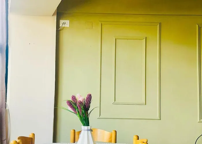 Duplex Apartment-balcony-city Center -7 Guests ティラナ